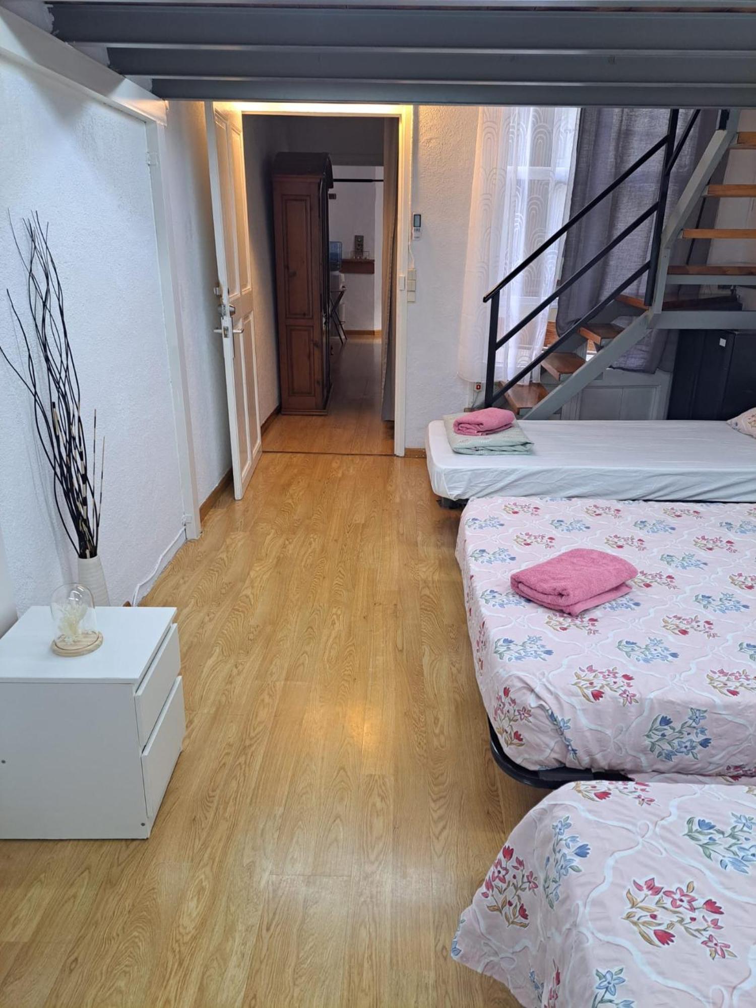 Habitacion Para Grupos Hasta 8 En Plena Rambla De Cataluna 巴塞罗那 外观 照片