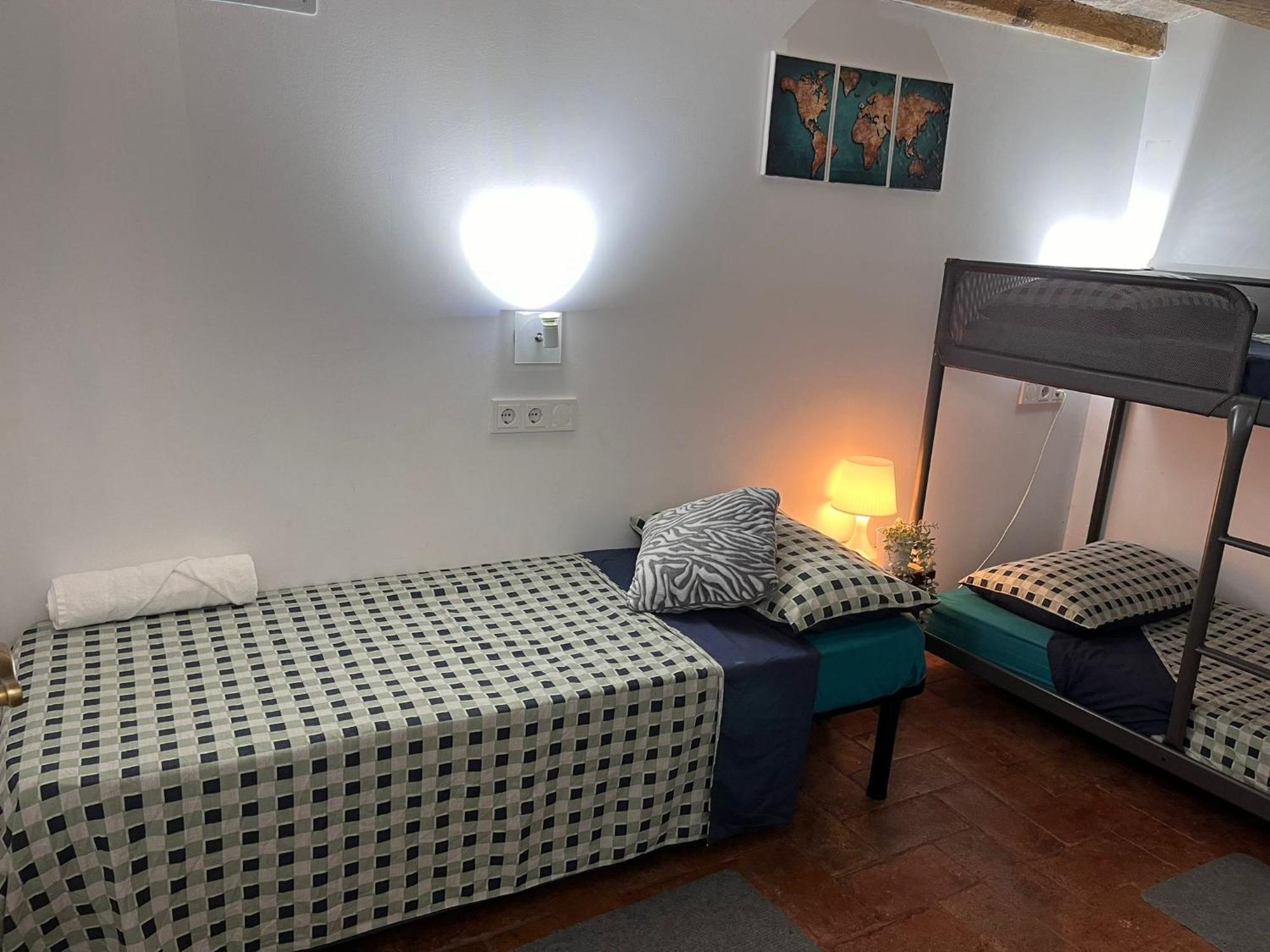 Habitacion Para Grupos Hasta 8 En Plena Rambla De Cataluna 巴塞罗那 外观 照片